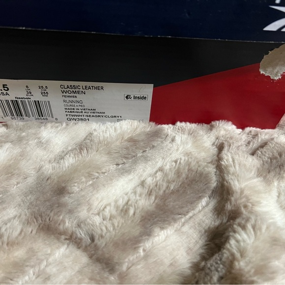 Reebok Classic Leather Shoes - Picture 10 of 10